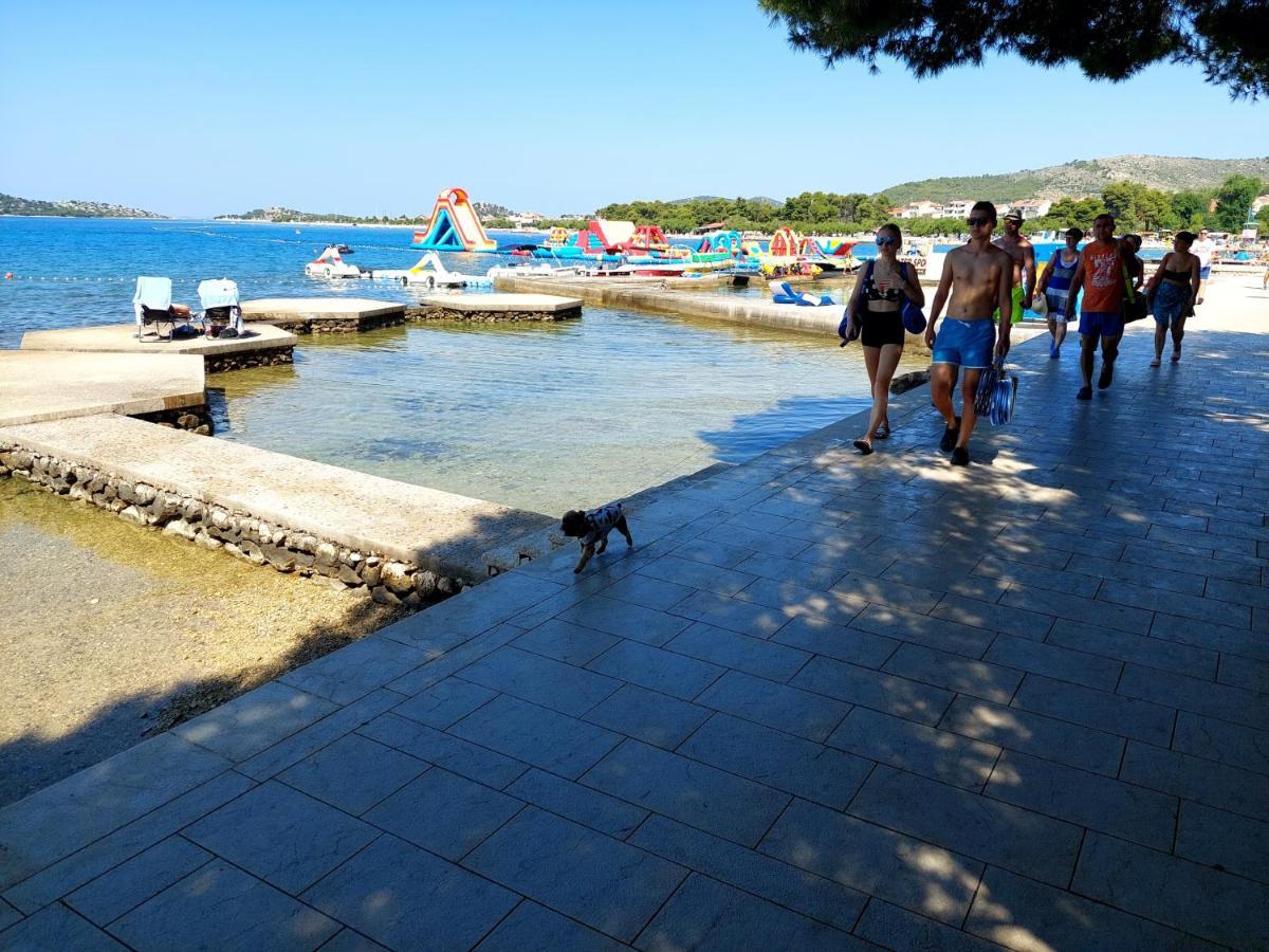 Apartmani Toni Vodice Eksteriør billede